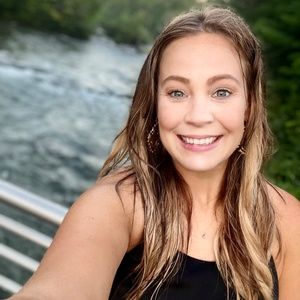 Meet your Posher, Kayla